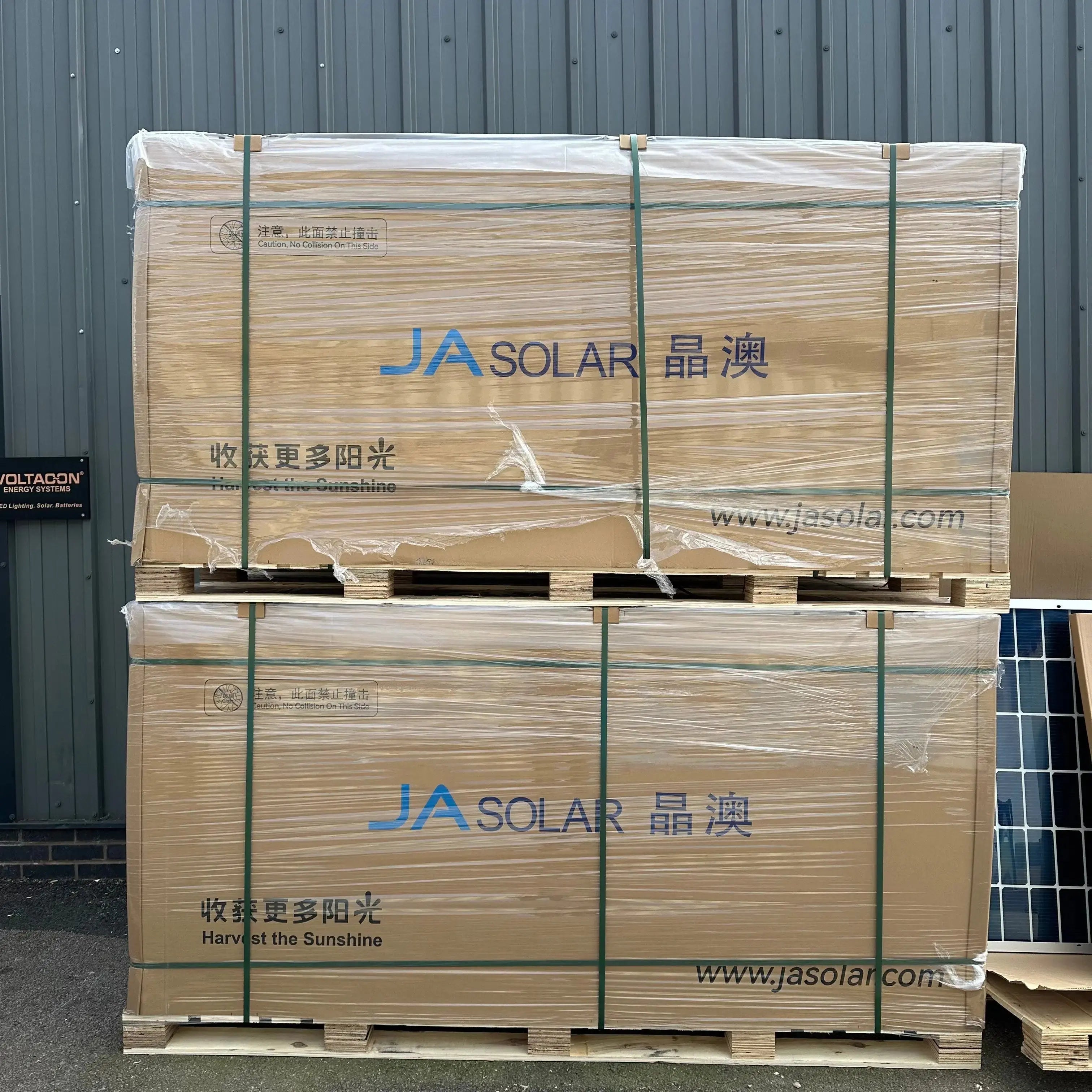 JA Solar 600Watt N-Type Glass Bifacial Photovoltaic Panel Module JAM72D40-MB - Pallet